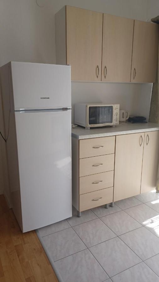 Apartmani Mary Dugi Rat Exterior foto